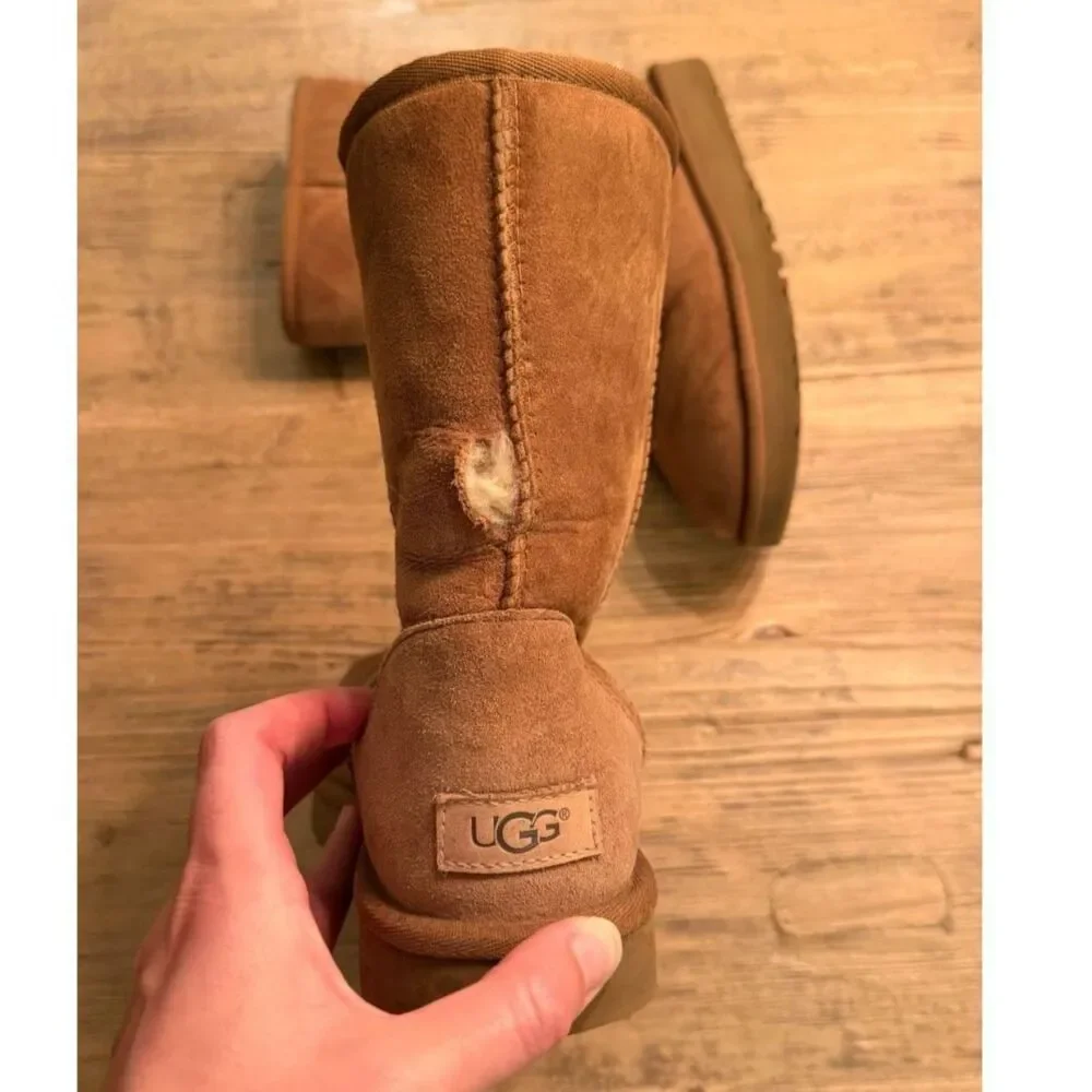 UGG Classic Boots - Chestnut Brown suede